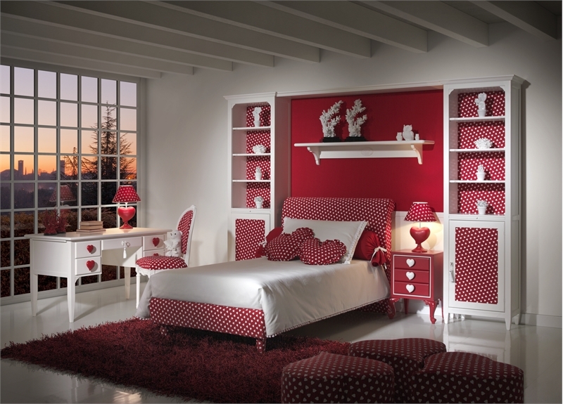 More information about these hearts themed bedrooms you could find on Halley 