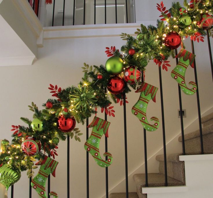 Christmas Staircase Garland  Xmasblor