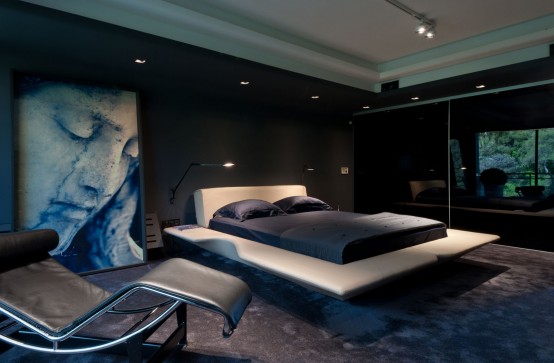 Dramatic And Luxurious Apartment In Dark Colors