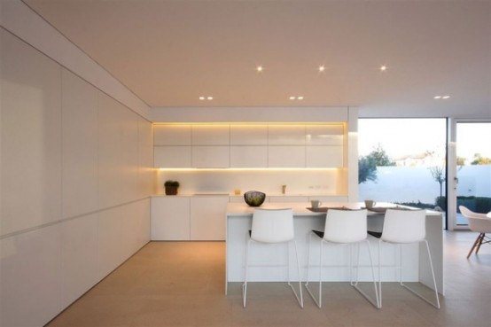 Minimalist White House In Lido Island Venezia