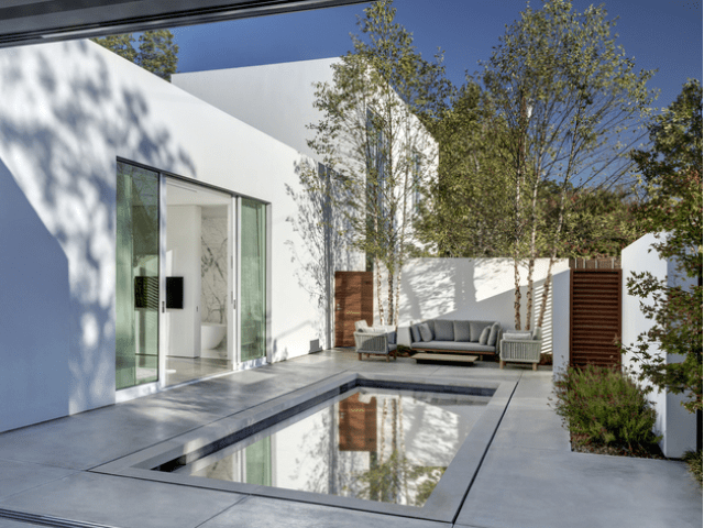 Modern Casa Di Luce With Crisp White Interiors