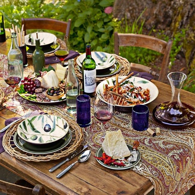 30 Outdoor Thanksgiving Dinner D cor Ideas DigsDigs