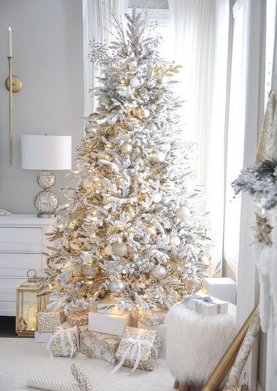 64 Beautiful Silver Christmas Decor Ideas - DigsDigs
