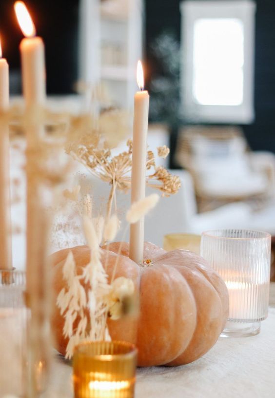 58 Cozy Candle Decor Ideas For Thanksgiving - DigsDigs
