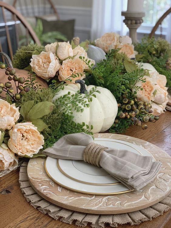 Thanksgiving Centerpieces, Tablescapes, and Flowers