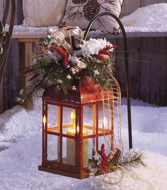 65 Amazing Christmas Lanterns For Indoors And Outdoors - DigsDigs