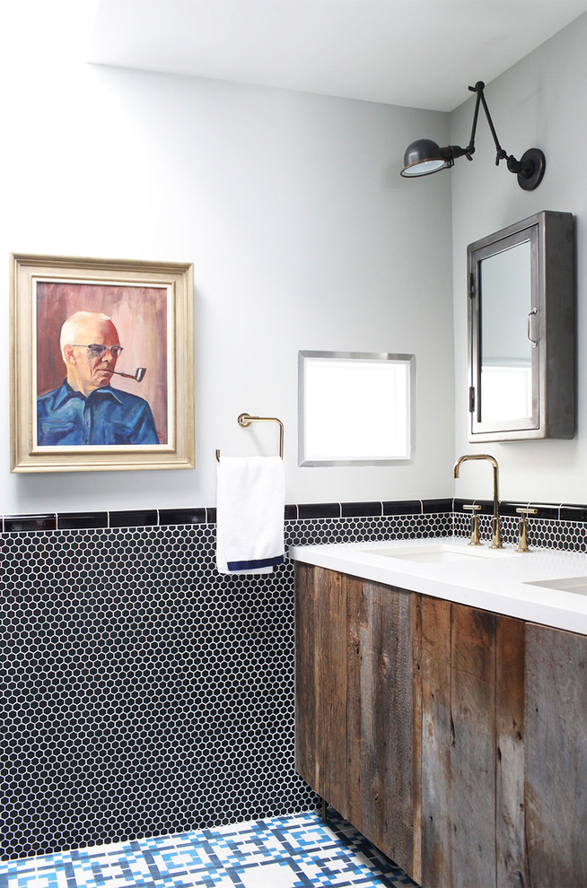 https://www.digsdigs.com/photos/2013/03/76-stylish-truly-masculine-bathroom-decor-ideas-3.jpg