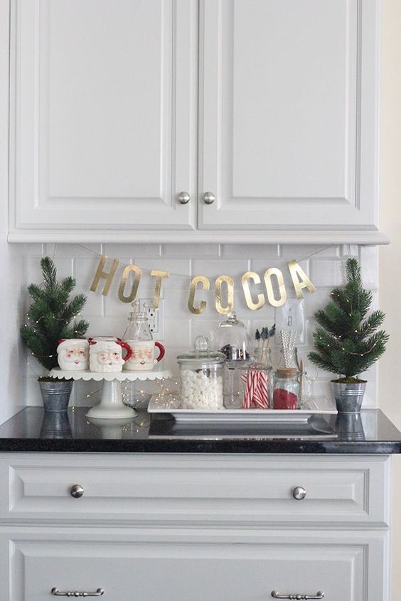 75 Cozy Christmas Kitchen Décor Ideas - DigsDigs