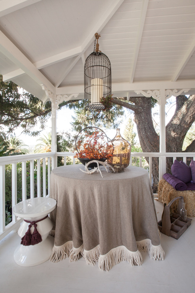 Decorating With Birdcages: 30 Creative Ideas
