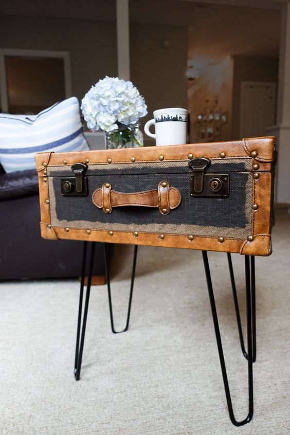 54 Vintage Suitcase Home Decor Ideas - DigsDigs