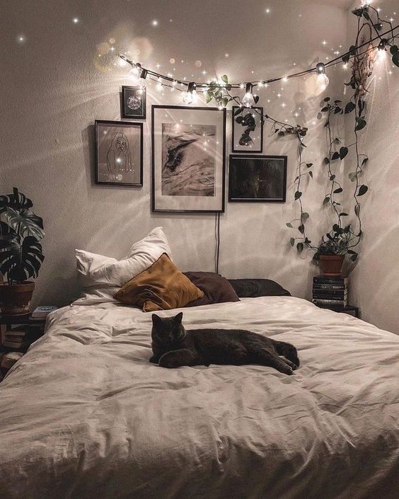 55 Lovely Bedroom String Lights Decor Ideas - DigsDigs