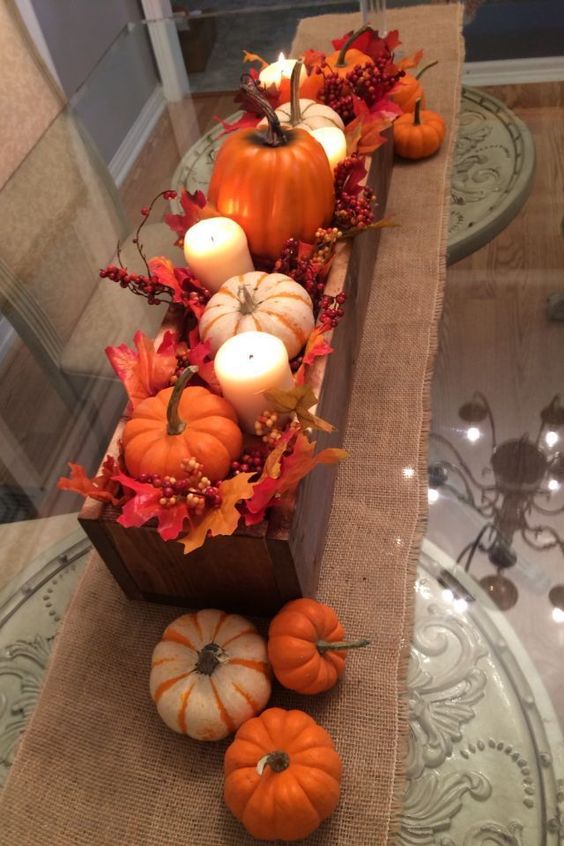 36 Leaf Centerpieces For Fall And Thanksgiving Décor - DigsDigs