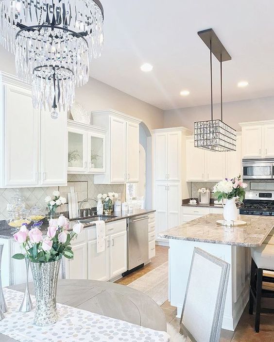 46 Beautiful Glam Kitchen Design Ideas To Try - DigsDigs