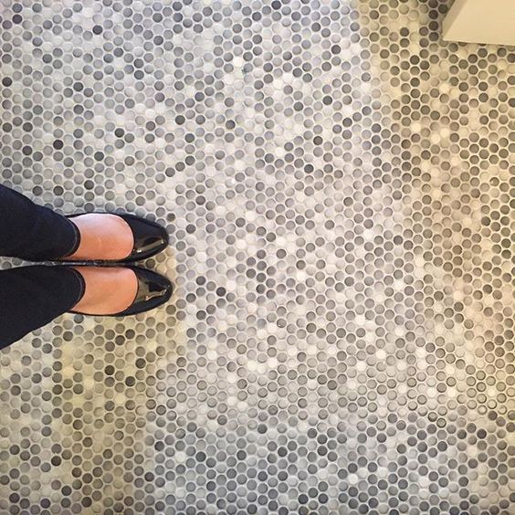 02 Gray Speckled Penny Tile Floor Is A Cool Neutral Idea That Fits Many Styles 