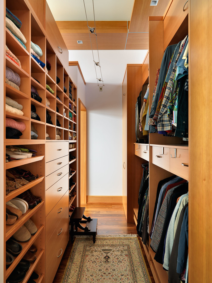 5 Small Walk-In Closet Organization Tips And 40 Ideas - DigsDigs