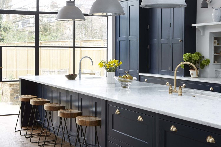 Kitchen project – blue, black, white and brass