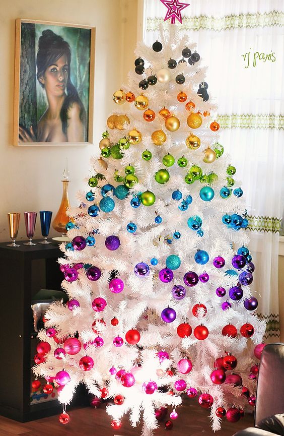 35 Most Beautiful Christmas Trees To Enjoy - DigsDigs