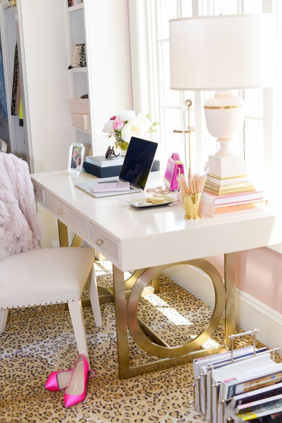 beautiful color feminine desks design ideas