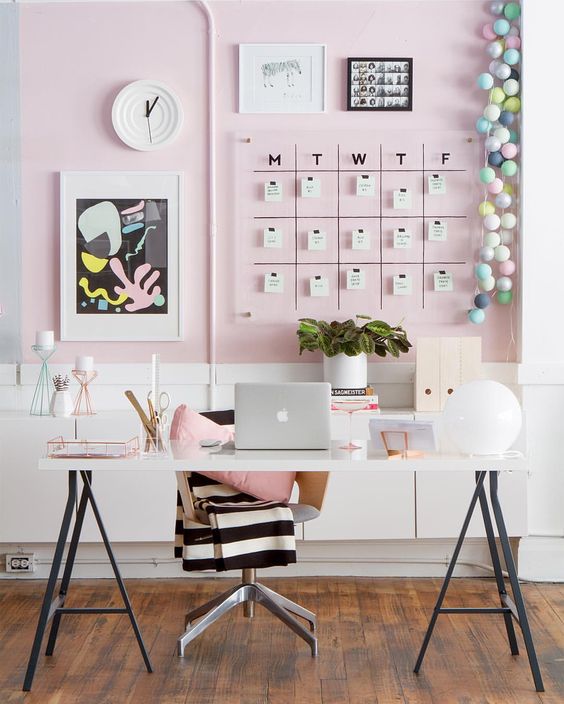 https://www.digsdigs.com/photos/2017/04/02-a-feminine-home-office-can-be-psruced-up-with-a-blush-statement-wall.jpg
