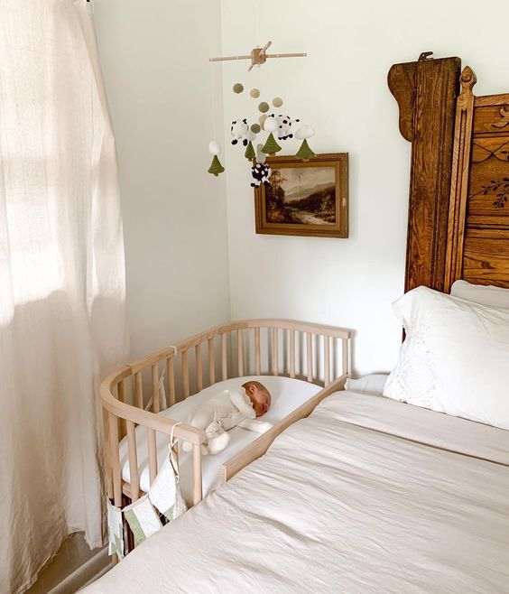 Bedroom with baby outlet cot