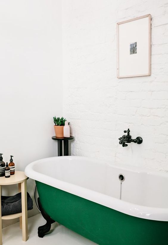 25 Ways To Incorporate Green Into Bathroom Decor - DigsDigs