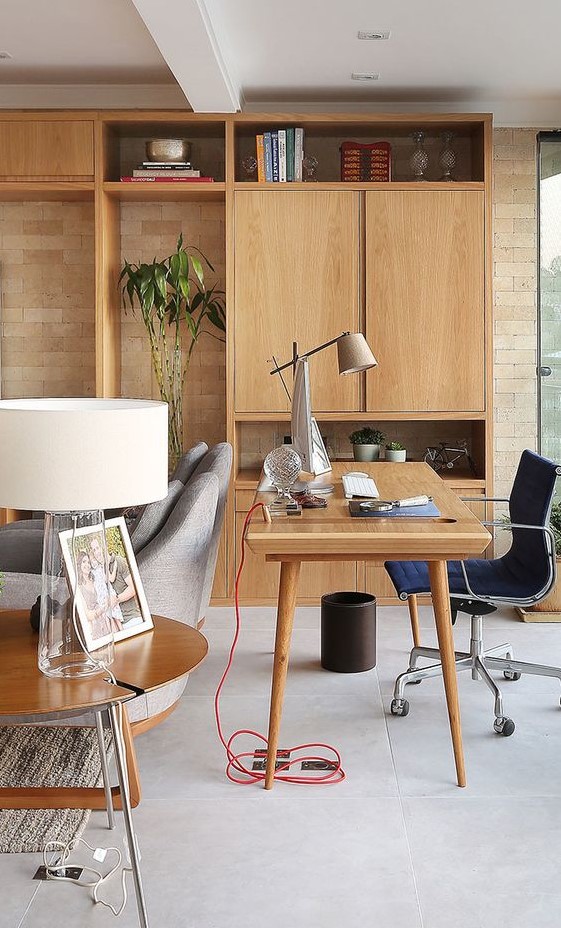 Returning to the Office? Here's How to Make Your Desk Chic