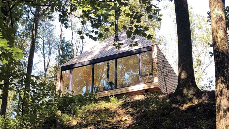 The Hut An Off Grid Cabin In The Forest Digsdigs