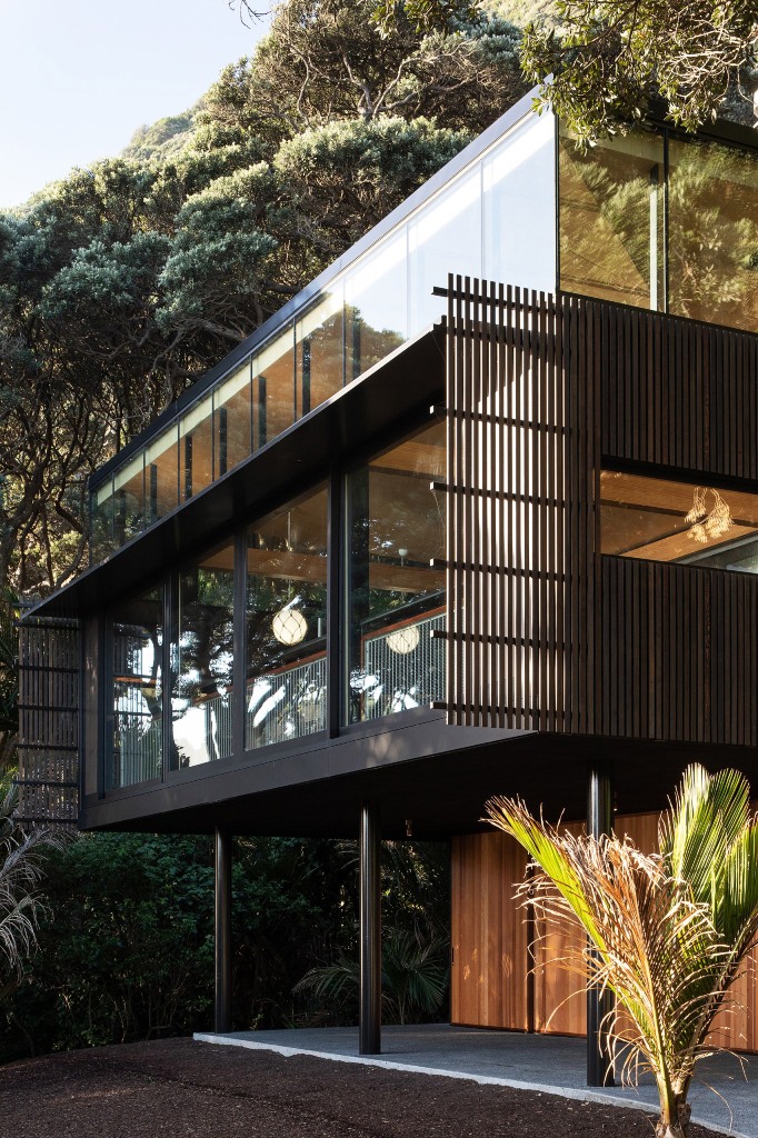 Contemporary Home On Stilts To Enjoy The Views DigsDigs