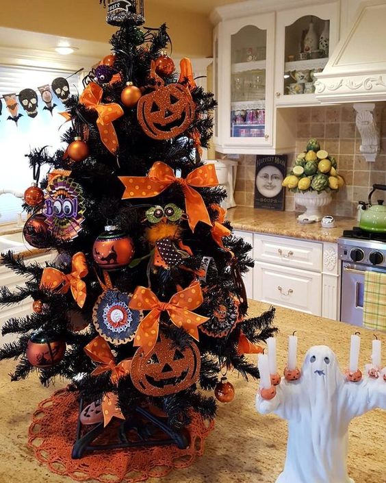 25 Bold And Whimsy Halloween Tree Decor Ideas - DigsDigs
