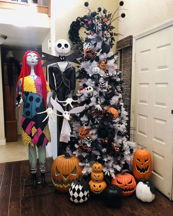 Too, Halloween for fit be can stuff other and bats, eyeballs and branches black, pumpkins Halloween with decorated tree Christmas white a.
