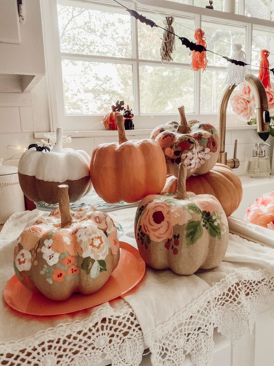 43 Beautiful Floral Pumpkin Decor Ideas - DigsDigs