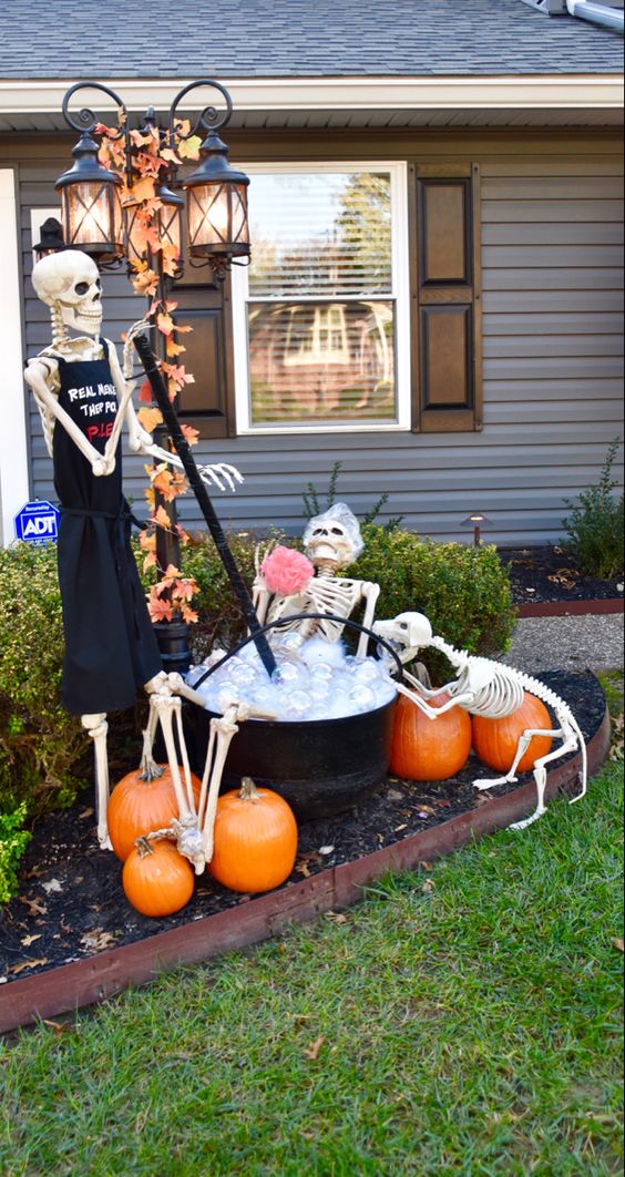 44 Hilarious Skeleton Halloween Decor Ideas - DigsDigs
