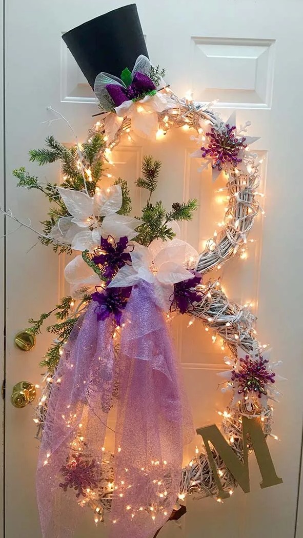 40 Refined Purple Christmas Decor Ideas - DigsDigs