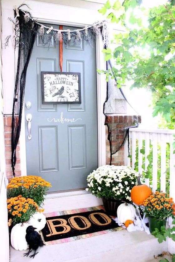 60 Coolest Halloween Garlands And Banners - DigsDigs