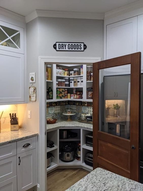 45 Smart Ways To Organize A Small Pantry - DigsDigs