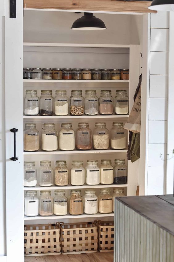 45 Smart Ways To Organize A Small Pantry - DigsDigs