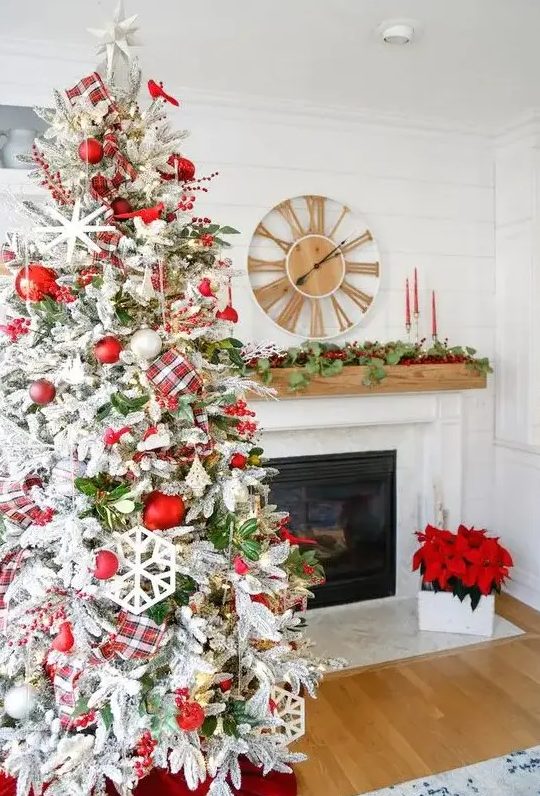 55 Farmhouse Christmas Tree Decor Ideas - DigsDigs