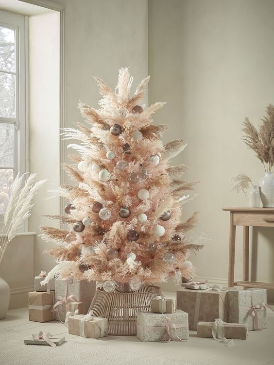 48 Boho Christmas Tree Decor Ideas - DigsDigs