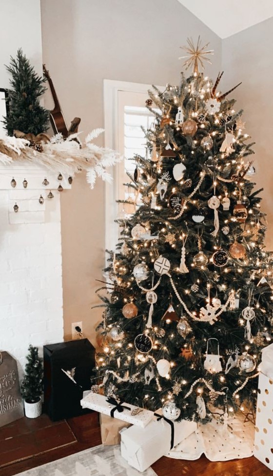 48 Boho Christmas Tree Decor Ideas - DigsDigs