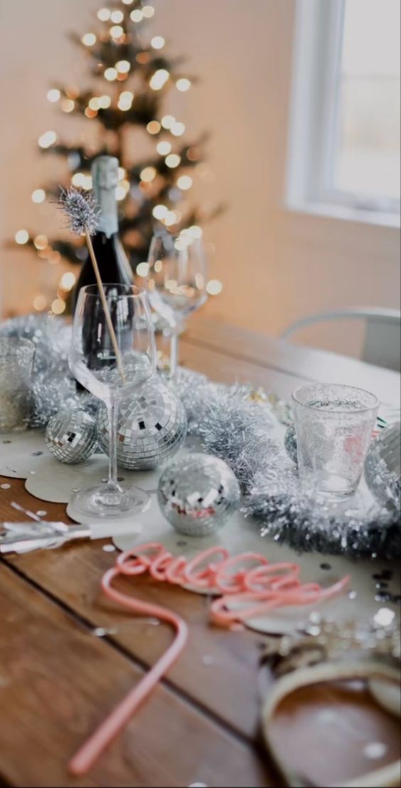 58 Shiny Disco Ball NYE Party Decor Ideas - DigsDigs