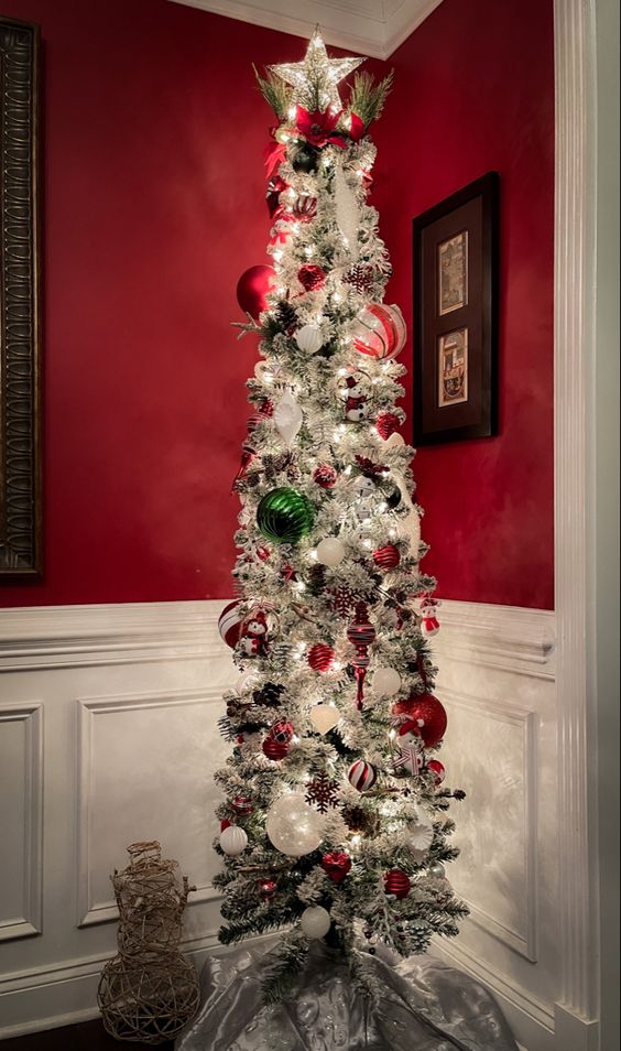 57 Slim Christmas Trees For Tight Spaces - DigsDigs