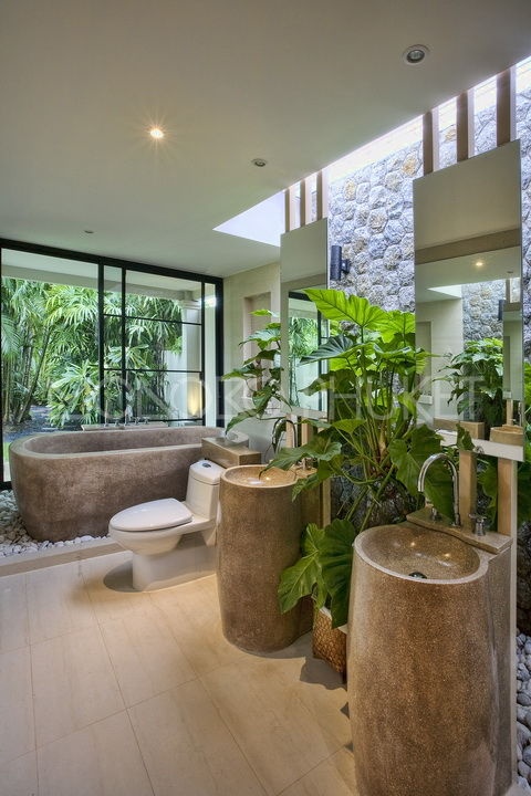 https://www.digsdigs.com/photos/amazing-tropical-bathroom-decor-ideas-32.jpg