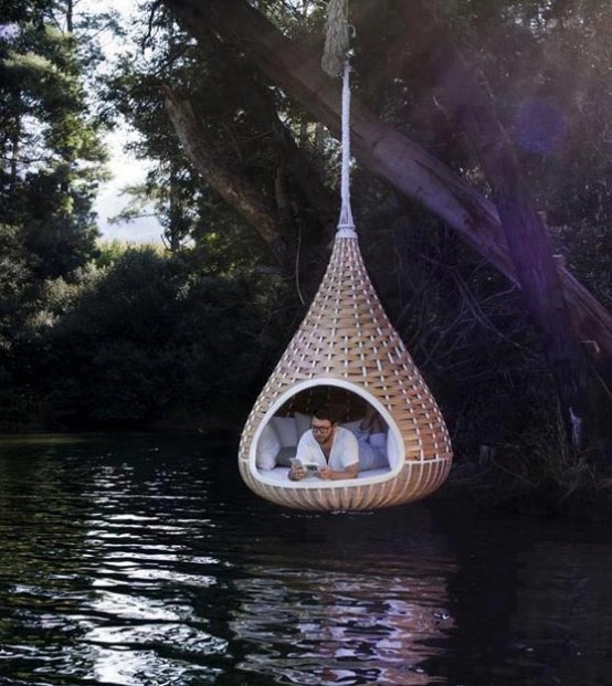 https://www.digsdigs.com/photos/awesome-outdoor-hanging-chairs-1-554x621.jpg