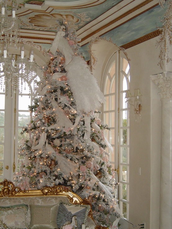 49 Beautiful Vintage Christmas Tree Ideas - DigsDigs