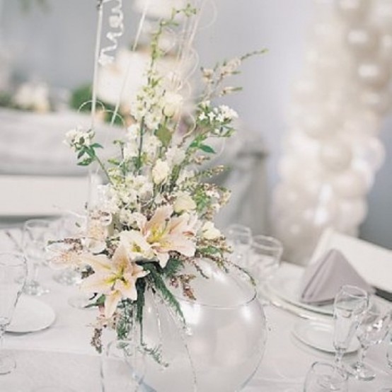 75 Charming Winter Centerpieces - DigsDigs