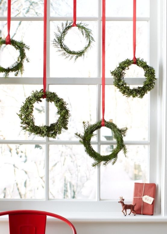 35 Christmas Décor Ideas In Traditional Red And Green  DigsDigs