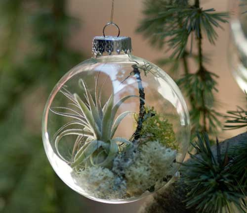 45 Bottle Brush Christmas Trees For Holiday Decor - DigsDigs