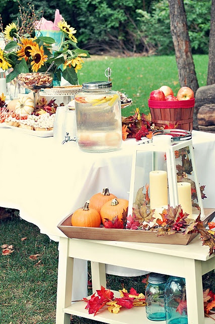 66 Cool Fall Party Décor Ideas - DigsDigs