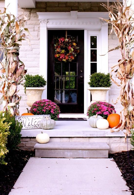 Featured image of post Small Front Door Step Ideas / Get planning your next front porch makeover and allow your personality show before family and friends even walk through the front door!