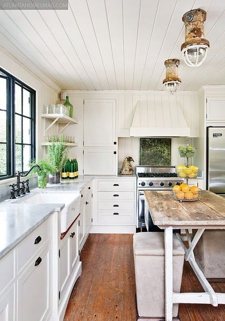 https://www.digsdigs.com/photos/cozy-and-chic-farmhouse-kitchen-decor-ideas-24.jpg